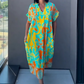 👗49% RABATT! 🌸 Elegant V-halsad Klänning med Tryck för Kvinnor – Flytande Tyg, Smickrande Passform & Perfekt för Våren ☀️